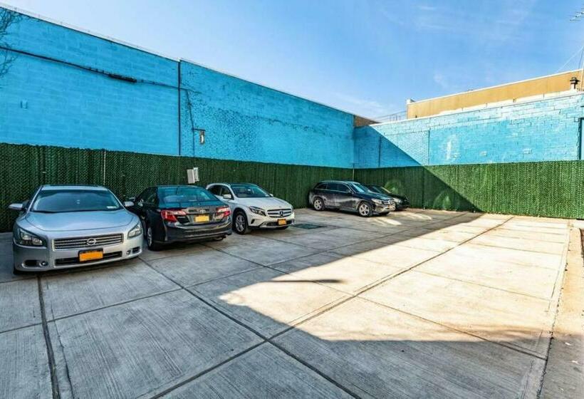 Umbrella Hotel Brooklyn