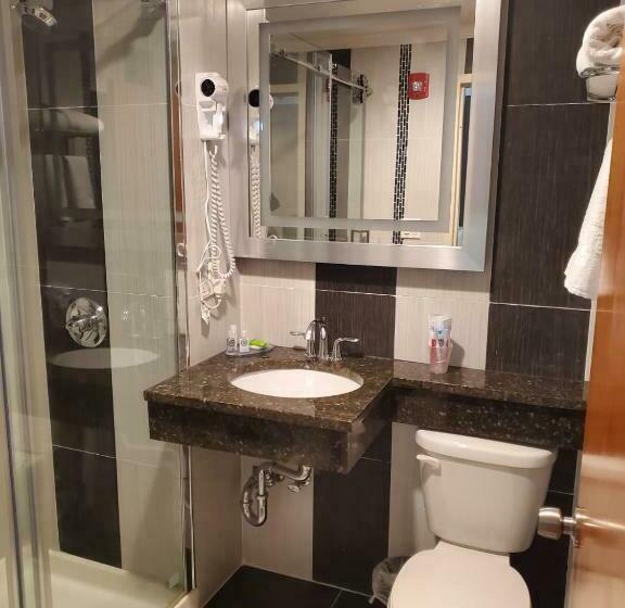 Umbrella Hotel Brooklyn