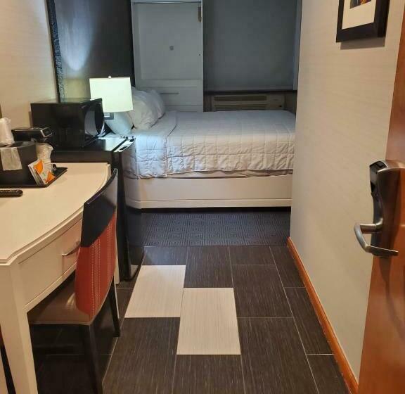 Umbrella Hotel Brooklyn