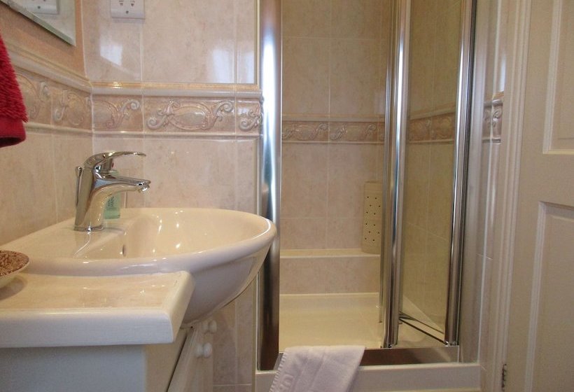 Yew Tree Cottage Bed And Breakfast