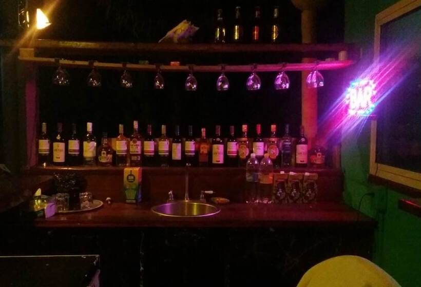 ユースホステル Hostal Portobelo