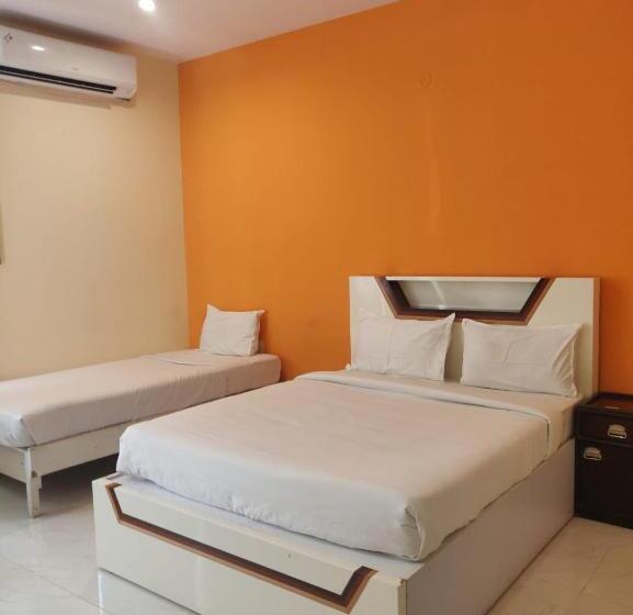 בית מלון כפרי Airport Residency Bangalore