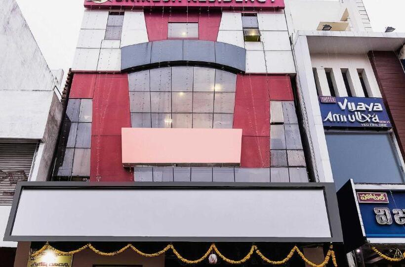 בית מלון כפרי Flagship Srikesh Residency