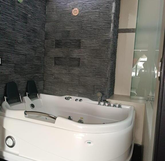 فندق Quezada Hermanos