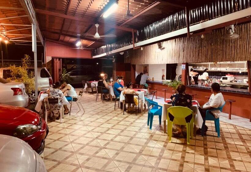 بنسيون Cabinas Jacomar