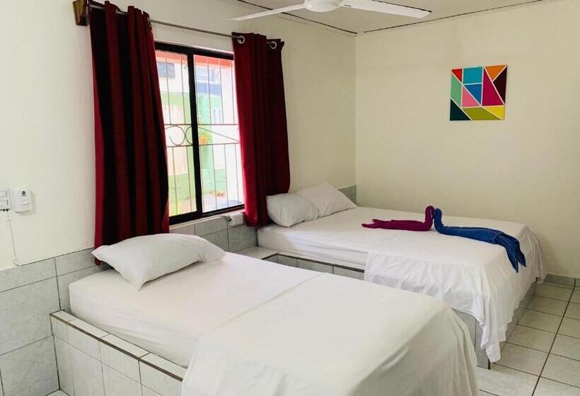 بنسيون Cabinas Jacomar