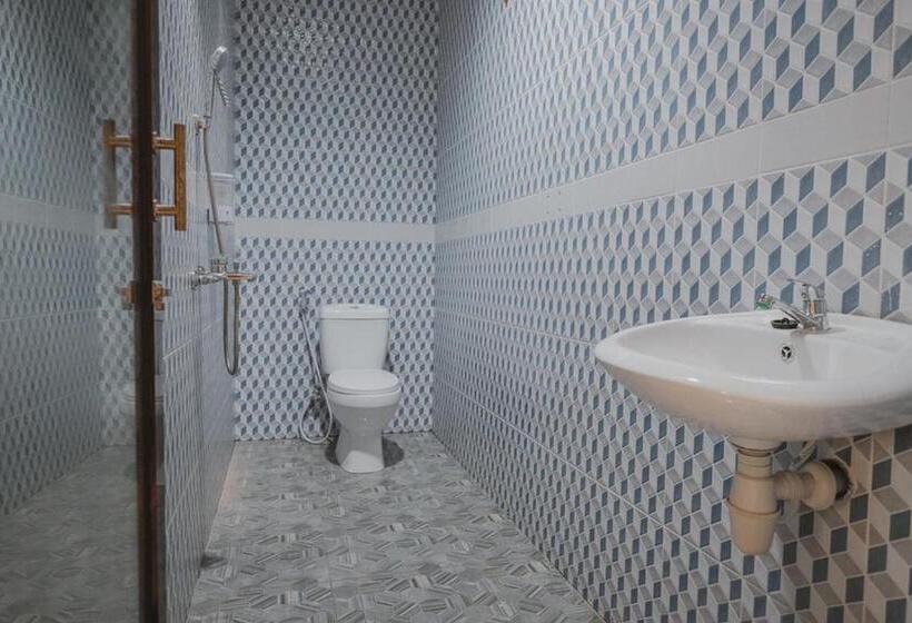 Пансион Reddoorz Plus Near Istana Maimun Medan