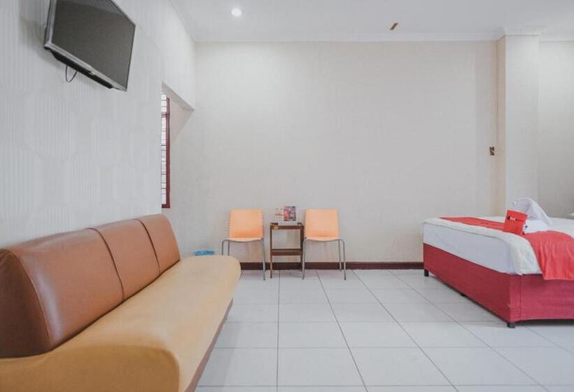 ペンション Reddoorz Plus Near Istana Maimun Medan