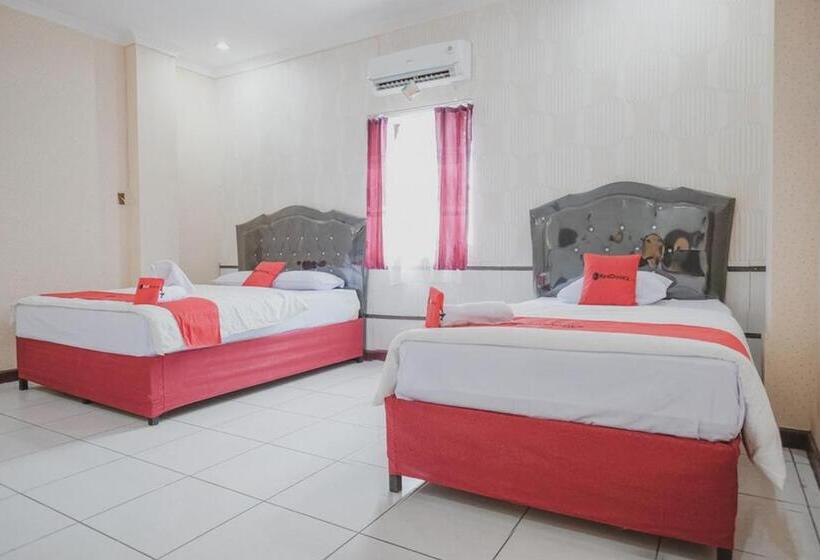 Пансион Reddoorz Plus Near Istana Maimun Medan