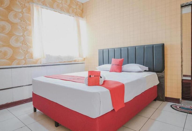 ペンション Reddoorz Plus Near Istana Maimun Medan