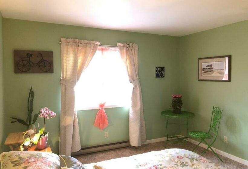 Yellow Door Bed And Breakfast