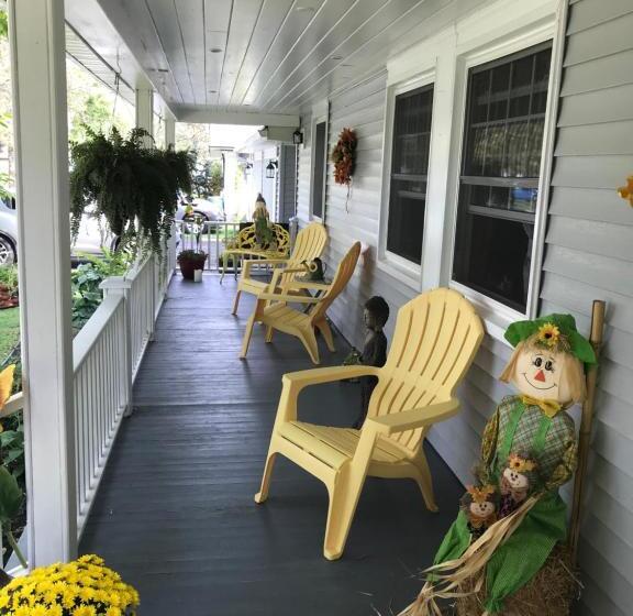 Yellow Door Bed And Breakfast