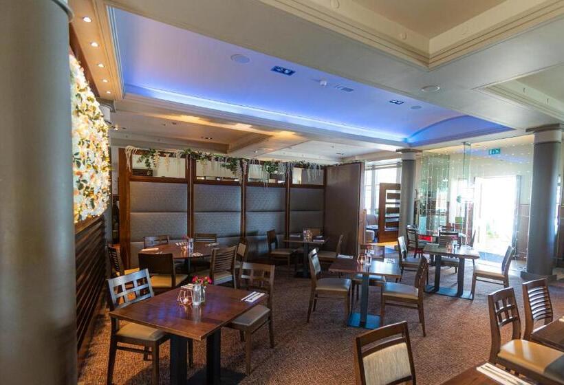 فندق صغير Fletcher's Restaurant Bar & Rooms