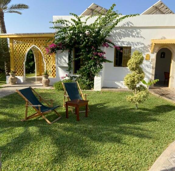 تختخواب و صبحانه Dar El Jerbi