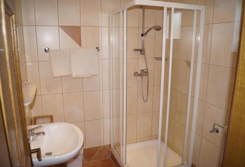 تختخواب و صبحانه Pension Dobernig Contactless Check In/stay