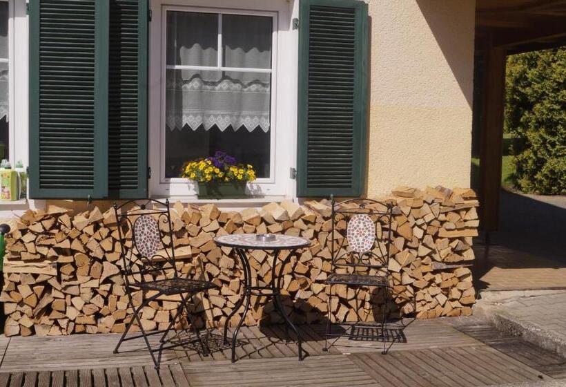 تختخواب و صبحانه Pension Dobernig   Contactless Check In/stay