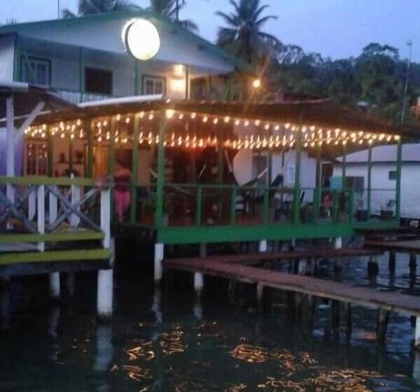 Hostal Green Coast   Hostel