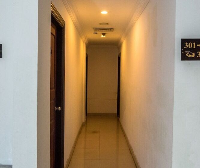 Отель Capital O 664 Romance