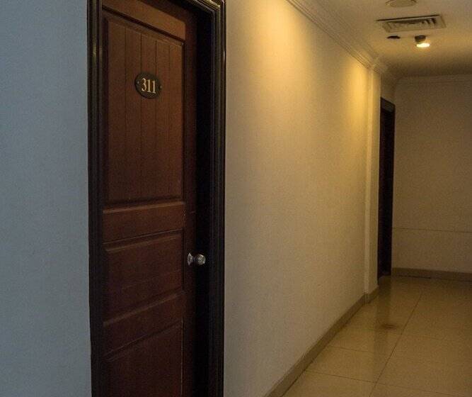 Отель Capital O 664 Romance