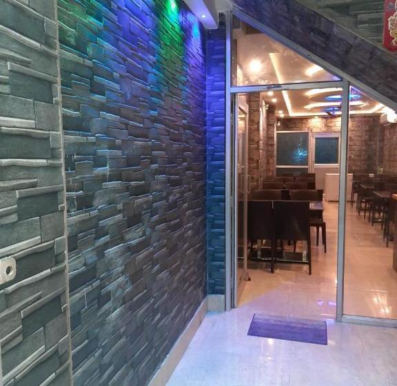 ホテル Katchal Inn