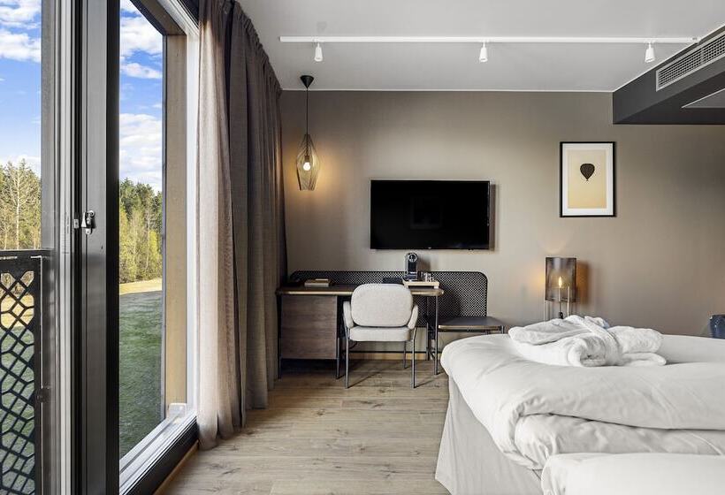 فندق Lily Country Club