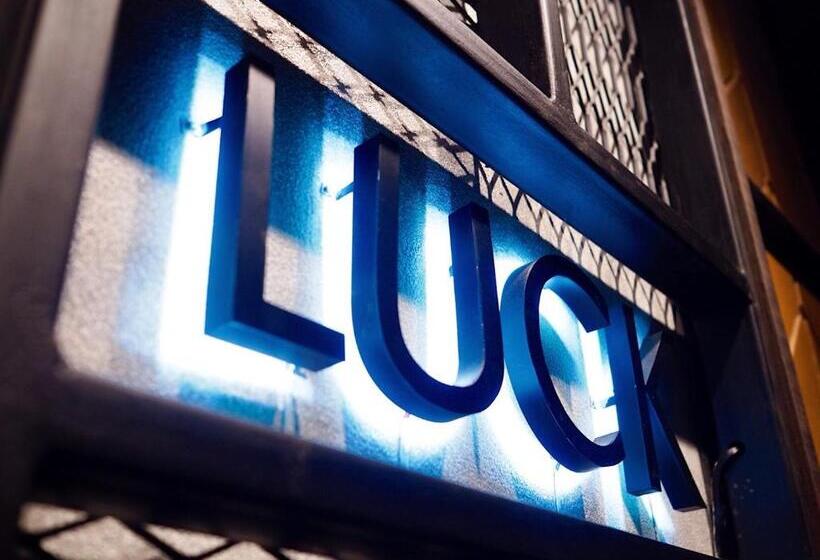 فندق Luck Esan Loft
