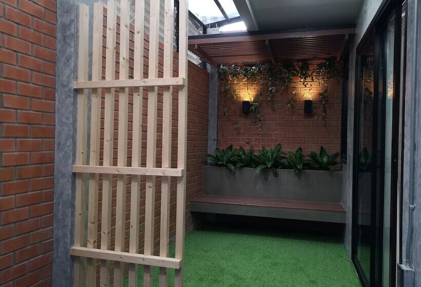 בית מלון כפרי Luck Esan Loft