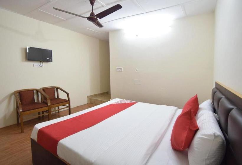 ホテル Oyo 12157  Annapurna Guest House