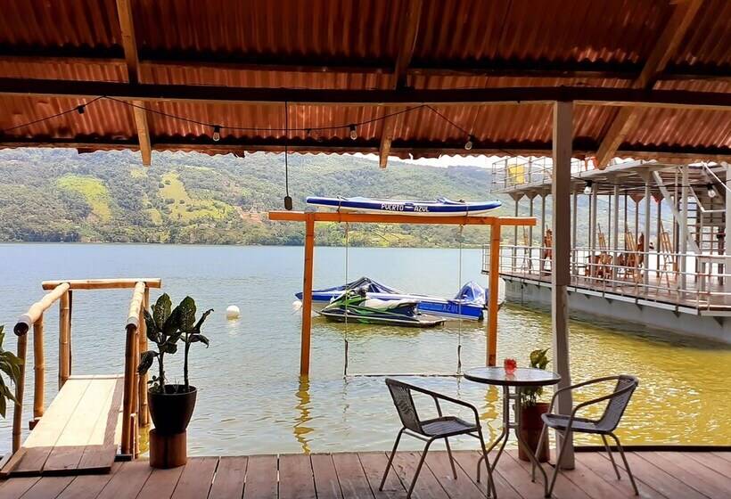 ホテル Puerto Azul Sauce