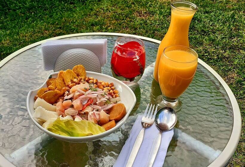 ホテル Puerto Azul Sauce