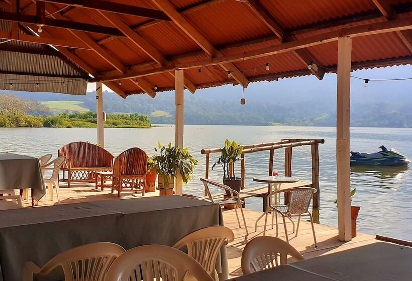 ホテル Puerto Azul Sauce