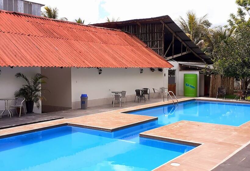 ホテル Puerto Azul Sauce