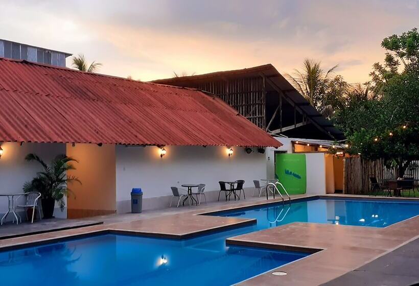 ホテル Puerto Azul Sauce