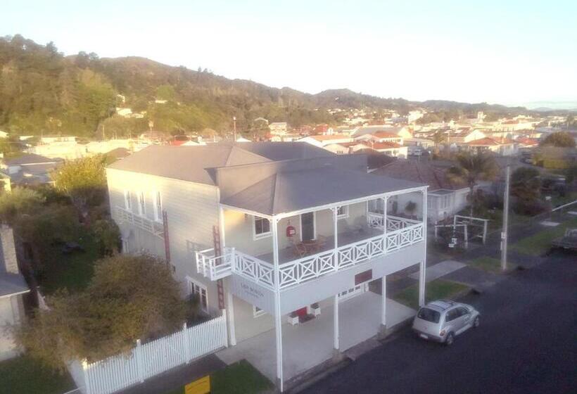 Lady Bowen Bed & Breakfast