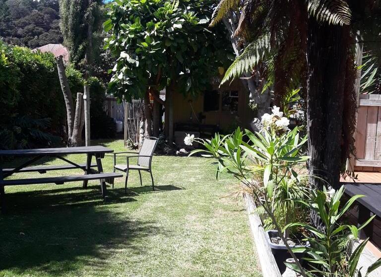 Lady Bowen Bed & Breakfast