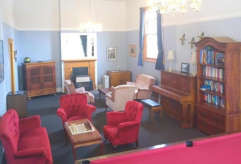 Lady Bowen Bed & Breakfast