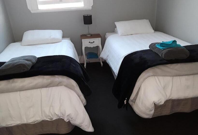 Lady Bowen Bed & Breakfast