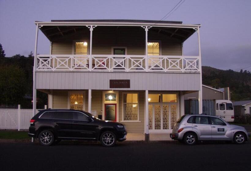 Lady Bowen Bed & Breakfast