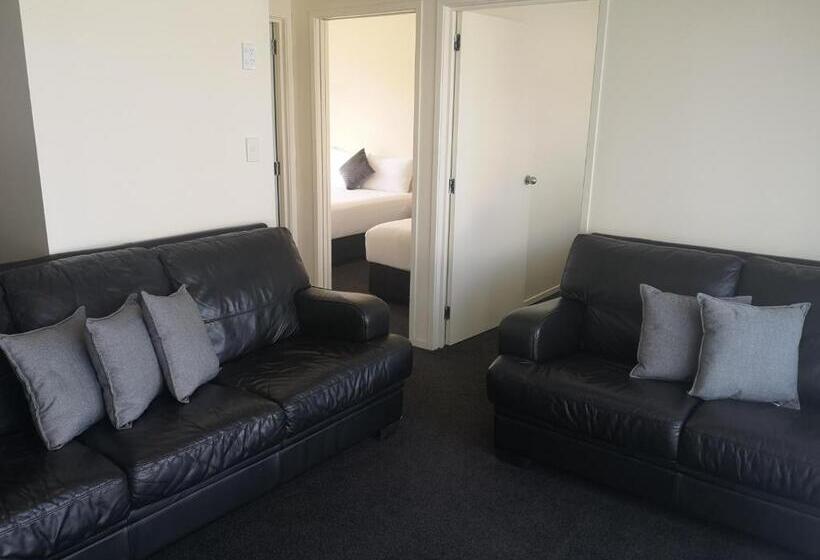 מוטל Twin Coast Adventures