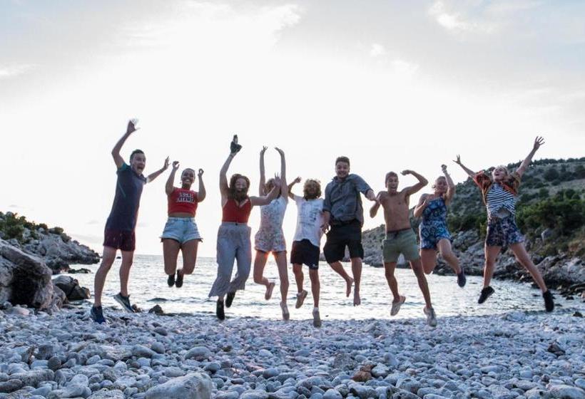 Namaste Hostel & Camping