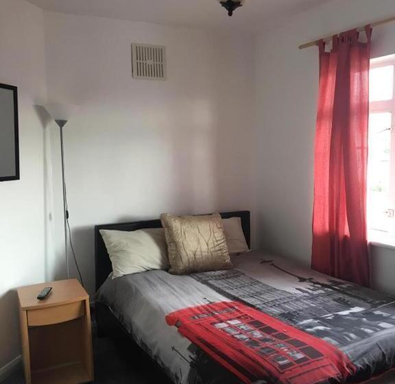 Пансион Hatfield Save Money Rooms   10over10 For Price!