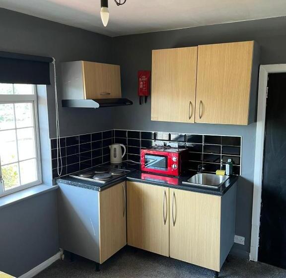 Пансион Hatfield Save Money Rooms   10over10 For Price!