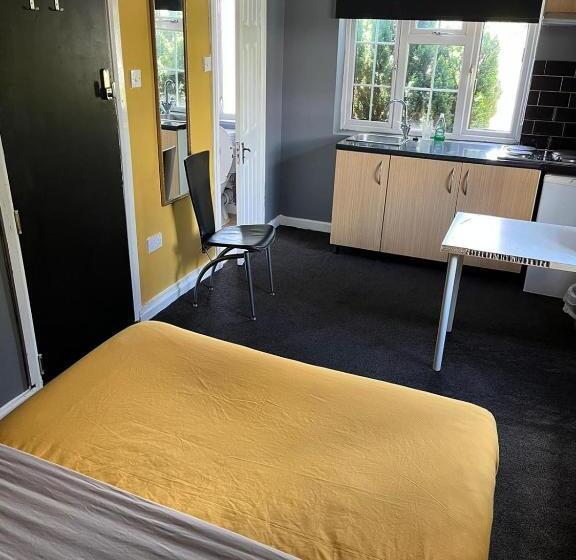 Пансион Hatfield Save Money Rooms   10over10 For Price!