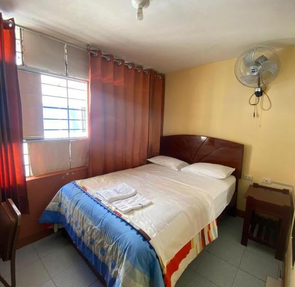 پانسیون Hostal Hogar 3 Estrellas Chepén