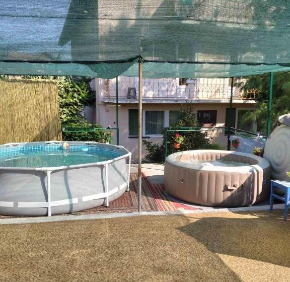 پانسیون Hostel Bata