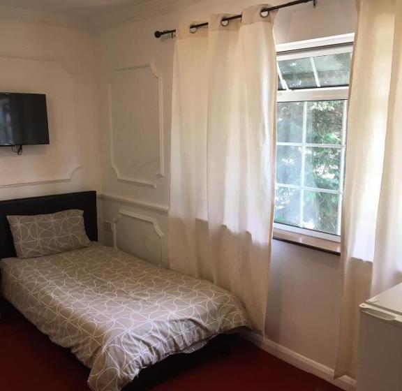 Пансион Hatfield Save Money Rooms   10over10 For Price!