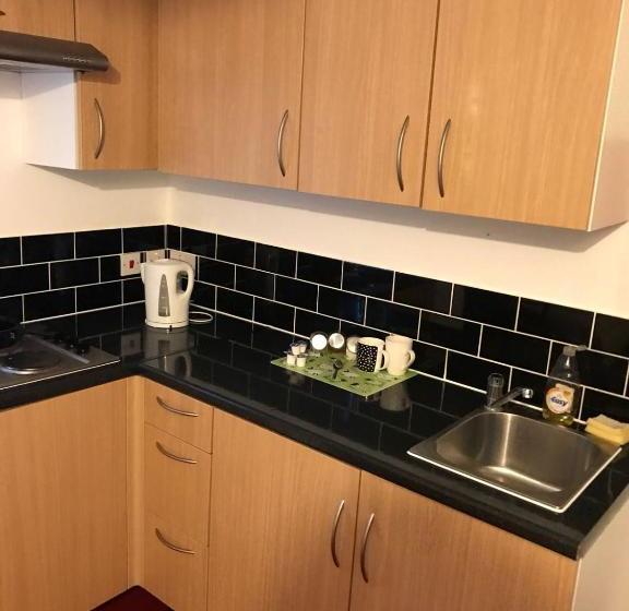 Пансион Hatfield Save Money Rooms   10over10 For Price!