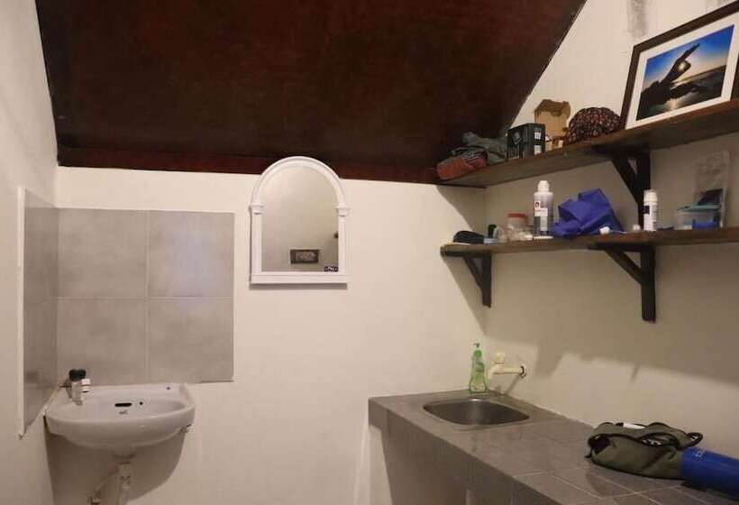 هاستل Katsura Varkala