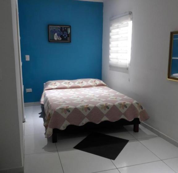 Общежитие Alojamientos Turisticos Titanic