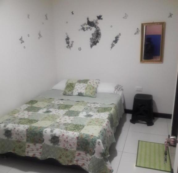 Общежитие Alojamientos Turisticos Titanic